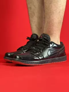 Air Jordan 1 Low Todo Preto Vinil Detalhes Vermelhos Nacional S - comprar online