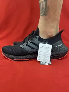 Adidas Ultraboost Preto e vermelho