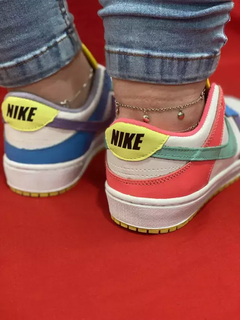 Nike Dunk Colorido na internet