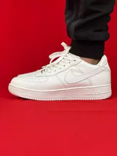 Nike air force 1 branco couro liso com ferrinho