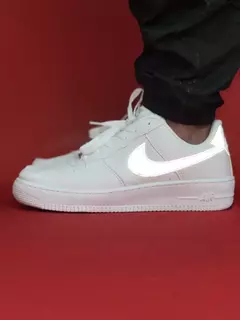 Nike Air Force Branco refletivo na internet