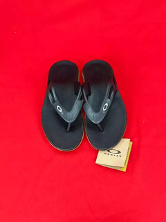 Chinelo oakley preto marrom - Sharp Grifes