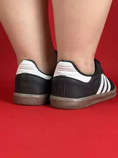 Adidas samba preto logo branca sola marrom nacional s na internet