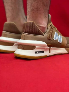 New Balance 997 Marrom na internet