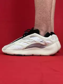 Adidas Bege Yeezy 700 v3 Azael Importado