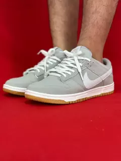 Nike dunk cinza branco sola marrom nacional