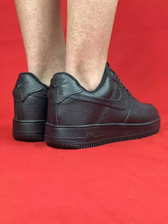 Nike air force 1 preto branco camurça na internet