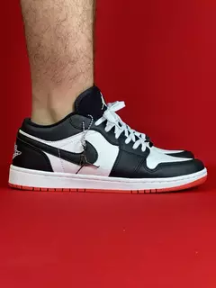 Air Jordan 1 Low Preto Branco Sola Vermelha Nacional S