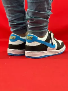 Nike Dunk Preto Azul na internet