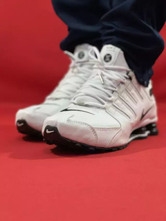 Nike Shox Nz 4 Molas Branco e preto - comprar online