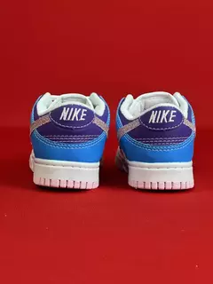 Dunk Low Infantil Branco Rosa Azul Logo de Glitter Rosa - loja online