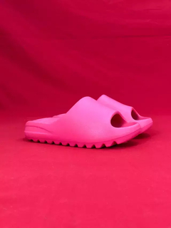 Chinelo slide nuvem yeezy rosa na internet