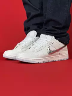 Nike dunk branco logo prata nacional s - comprar online