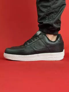 Nike Air Force 1 Couro Preto sola Branco