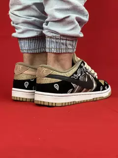 Nike Travis Scott Dunk Low na internet