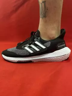 Adidas Ultraboost Preto e cinza