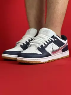 Nike dunk azul marinho swoosh prata sola branca nacional s - comprar online