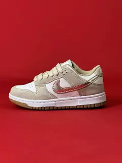 Dunk Low Infantil Bege Com Dourado - comprar online