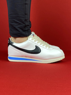 Nike Cortez branco preto azul importado