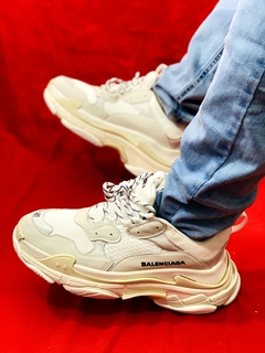 Balenciaga triple s branco - comprar online