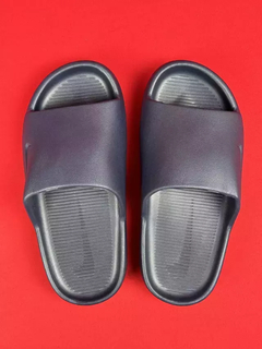 nike chinelo slide azul marinho nacional premium - comprar online