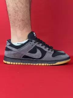 Nike dunk low cinza preto de camurça nacional s