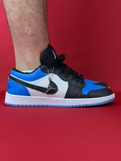 Air Jordan 1 Low azul branco e preto Nacional S