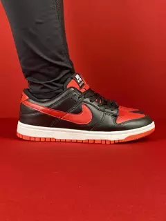 Nike dunk low preto vermelho nacional S