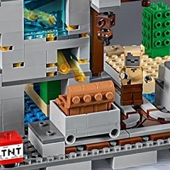 Lego Minecraft The Creeper Mine Set 21155 - 834 Piezas - tienda online