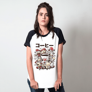 CAMISETA RAGLAN BRANCA - EVERYBODY LOVES COFFEE