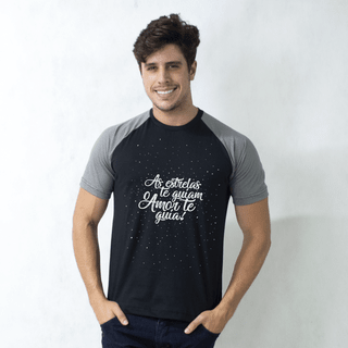 CAMISETA RAGLAN PRETA - AS ESTRELAS TE GUIAM