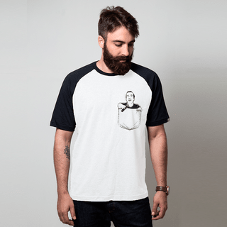 CAMISETA RAGLAN BRANCA - ANÃO NO BOLSO