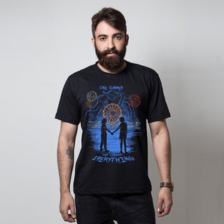 CAMISETA PRETA - STRANGE SUMMER