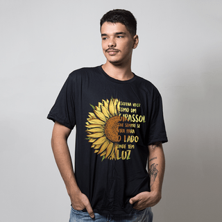 CAMISETA PRETA - LUZ