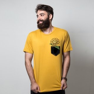 CAMISETA MOSTARDA - GIRASSOL NO BOLSO