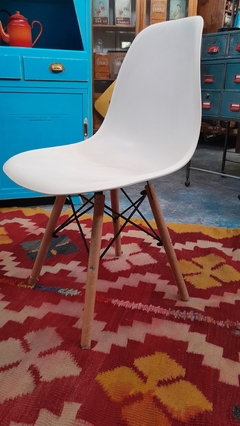 Silla Eames Eiffel Dsw en internet