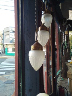 Lámpara colgante con plafon y cadena. Piezas originales y antiguas