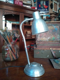 Lámpara de Mesa o Escritorio Regulable