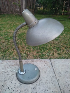 Lámpara de Mesa Estilo Industrial Giratoria y Regulable