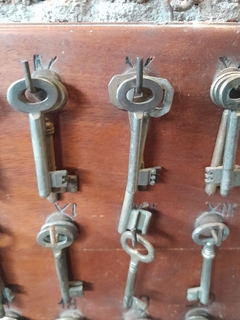 Organizador Porta llaves de Madera Antiguo - Un Viejo Almacén Antigüedades