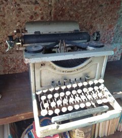 Antigua Máquina de Escribir