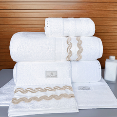 Coleção Bari - Jogo de toalha de banho 5 peças - Jogo de toalha de banho branca com barrado bordado fendi