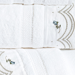 Coleção essenza - Jogo de toalha de banho 5 peças - Jogo de toalha de banho branca com barrado branco bordado com rosas azuis - comprar online