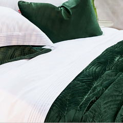 Coleção Fiermont - Jogo de cobre leito queen em veludo verde bordado + jogo de lençol bordado no percal 200 fios - 7 peças na internet