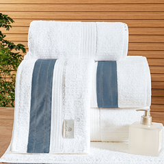 Coleção Galles - Jogo de toalha de banho 5 peças - Jogo de toalha de banho branca com barrado bordado azul petróleo