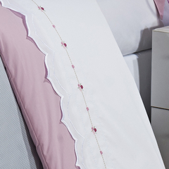 Colcha solteiro amiguinhos estampada + jogo de cama com detalhes bordados nas almofadas 9 peças - Colcha Eudora - loja online