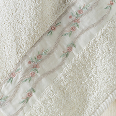 Coleção Lisse - Jogo de toalha de banho Bordada 100% algodão com 5 peças