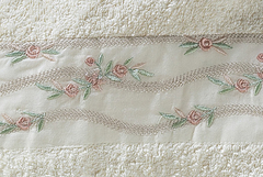 Coleção Lisse - Jogo de toalha de banho Bordada 100% algodão com 5 peças - LOJA VIRTUAL DA CASA ENXOVAIS DE LUXO - Loja para cama posta, mesa posta, banho e decoração