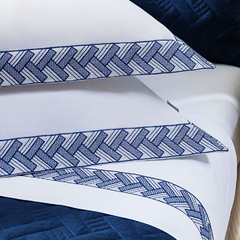 Jogo de Fronha decorativa bordada 70 x 50 cm - Fronha no percal 200 fios bordada - Fronha avulsa bordada branca e azul