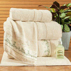 Coleção Olivo enxoval em algodão egípcio - Jogo de toalha de banho 5 peças - Jogo de toalha de banho palha com barrado bordado verde e palha - comprar online